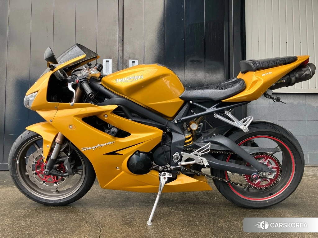 Проданный Triumph DAYTONA 675 2011 из Японии, фото 2