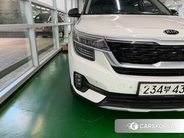 Kia Seltos 2020 Белый из Кореи, фото 4