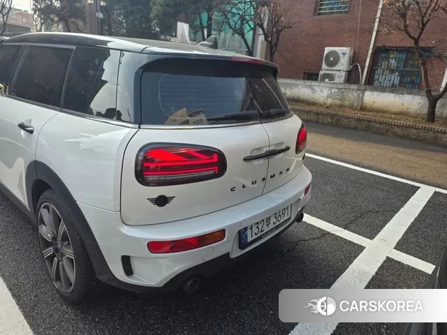 Mini Cooper S Clubman 2023 Белый из Кореи, фото 3