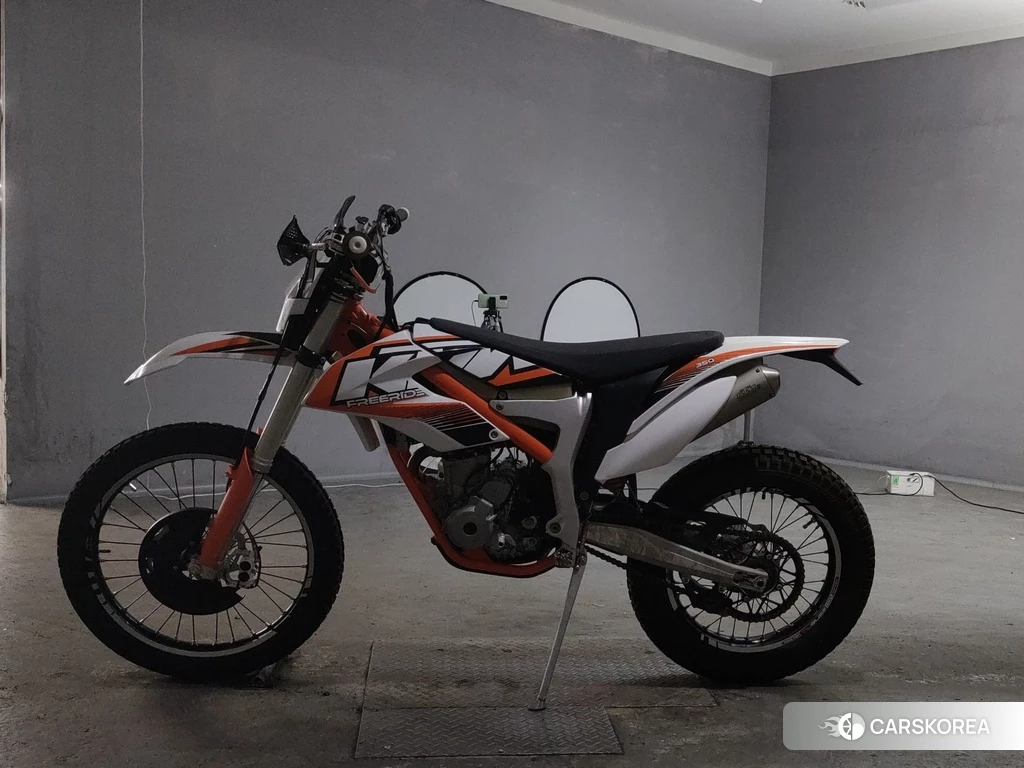 Проданный KTM 350 FREERIDE 2013 из Японии, фото 2