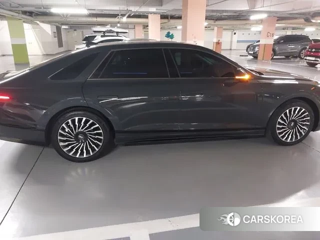 Hyundai Grandeur Hybrid (GN7) 2023 Черный из Кореи, фото 2