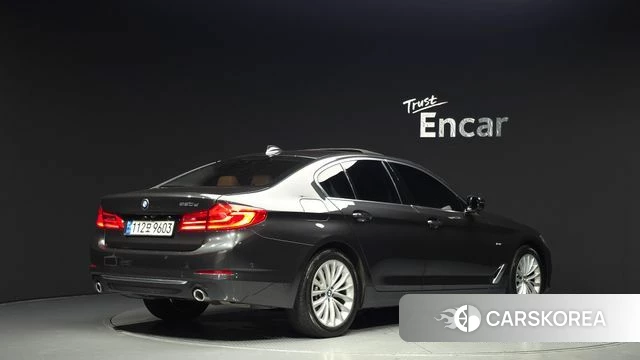 BMW 5 Series (G30) id 4385127 из Кореи 12