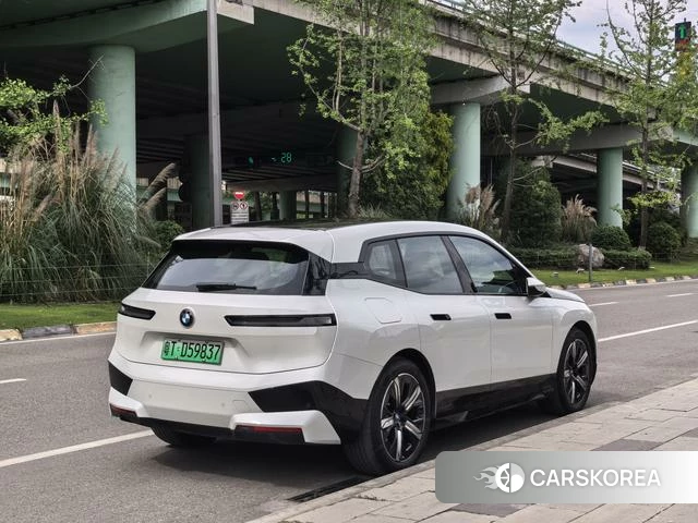 BMW iX 2023 Белый из Китая, фото 4