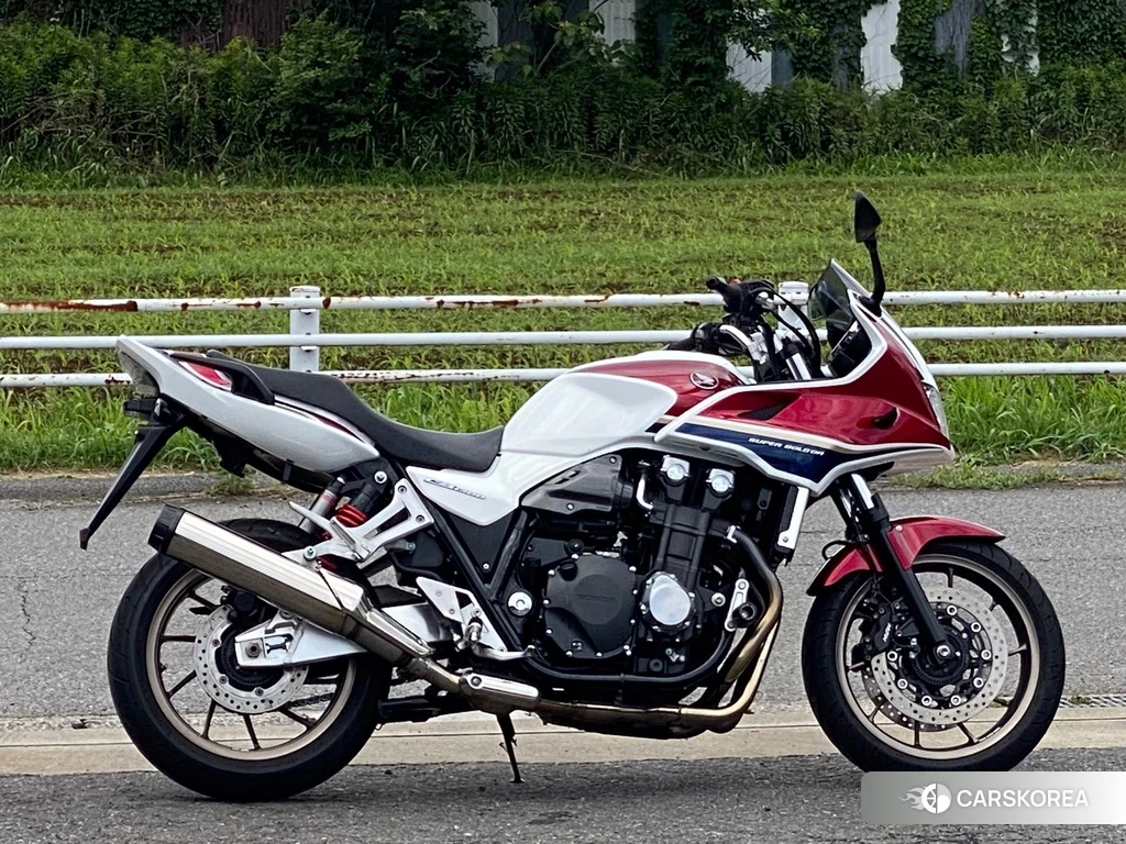 Проданный Honda CB1300SF BOLDOR 2017 из Японии