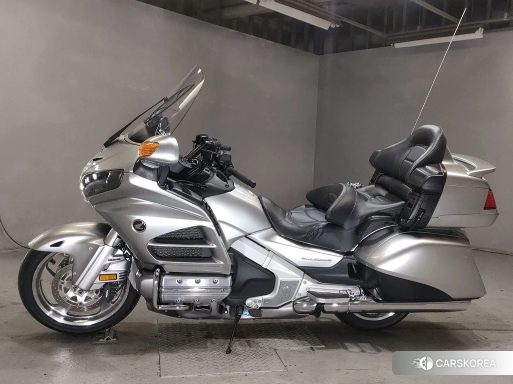 Проданный Honda GL1800 2013 из Японии
