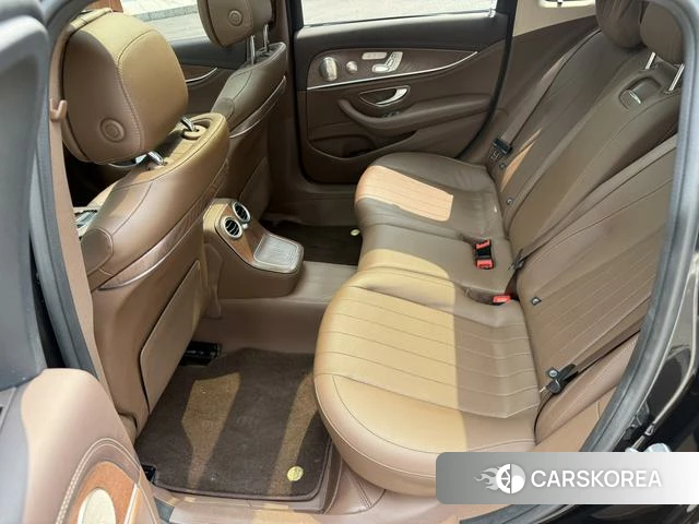 Mercedes-Benz E-class id 4278032 из Китая 12