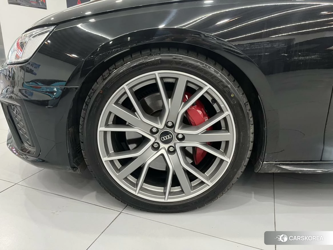 Audi S4 id 4455460 из Китая 7