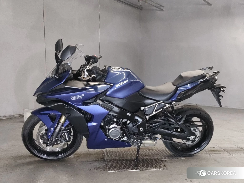 Проданный Suzuki GSX-S1000GT 2022 из Японии, фото 2