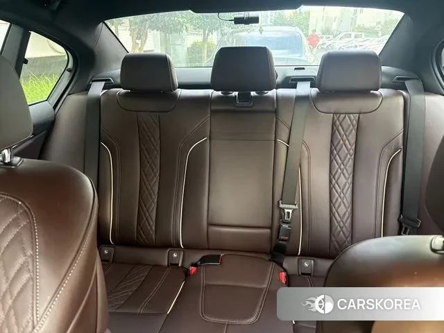 BMW 5 Series (G30) 2022 Белый из Кореи, фото 2