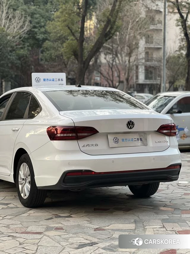 Volkswagen Lavida 2023 Белый из Китая, фото 2