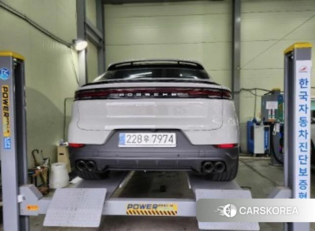 Porsche Cayenne (PO536) 2023 Серебряный из Кореи, фото 2
