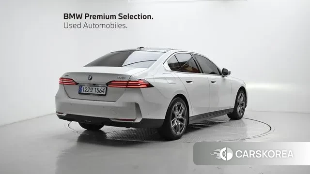 BMW 5 Series (G60) id 2993177 из Кореи 12