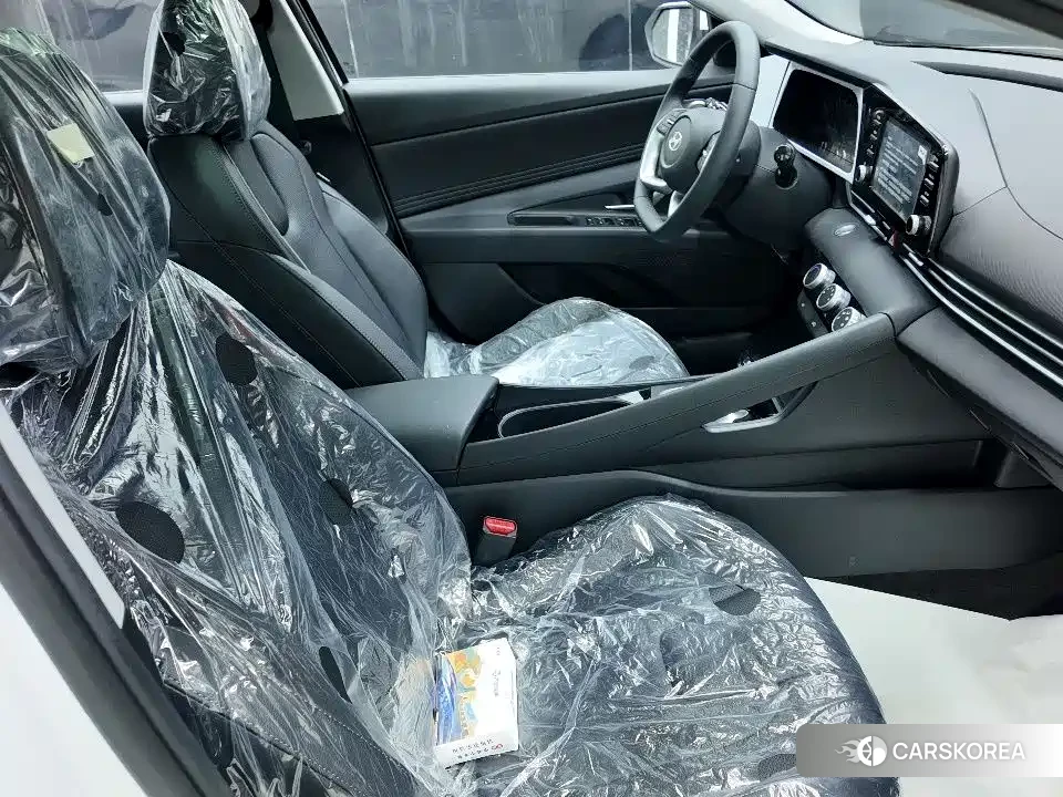 Hyundai Elantra 2025 Белый из Китая, фото 3
