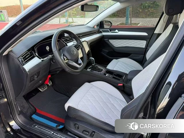 Volkswagen Magotan 2024 Черный из Китая, фото 2