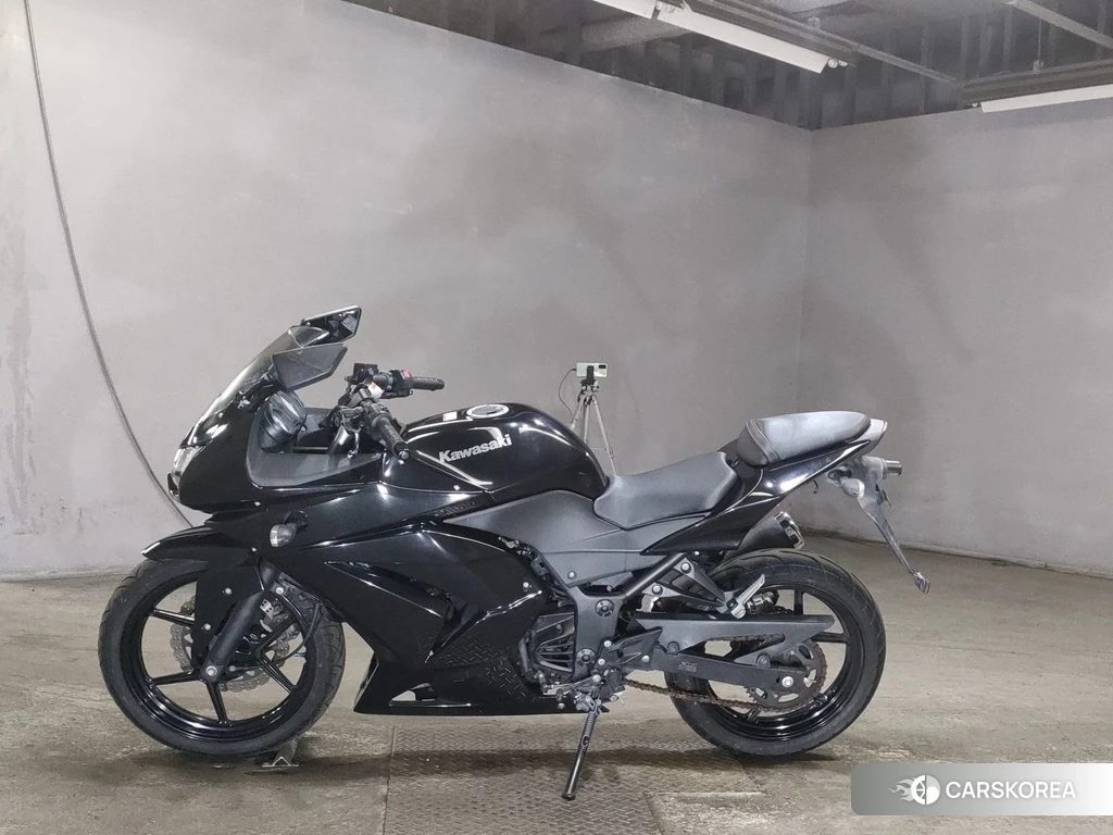 Проданный Kawasaki NINJA 250R 2012 из Японии, фото 2