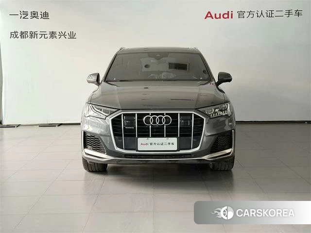 Audi Q7 2023 Темно-серый из Китая, фото 5