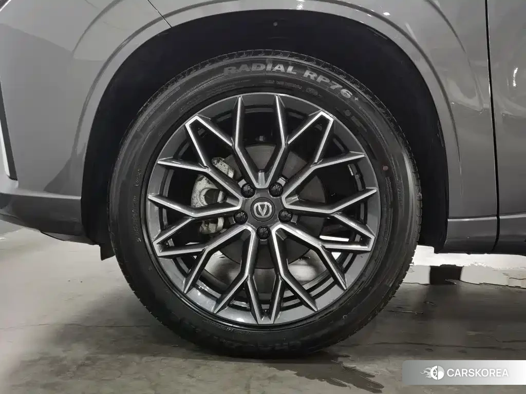 Chang'an UNI-Z New Energy id 4679715 из Китая 12