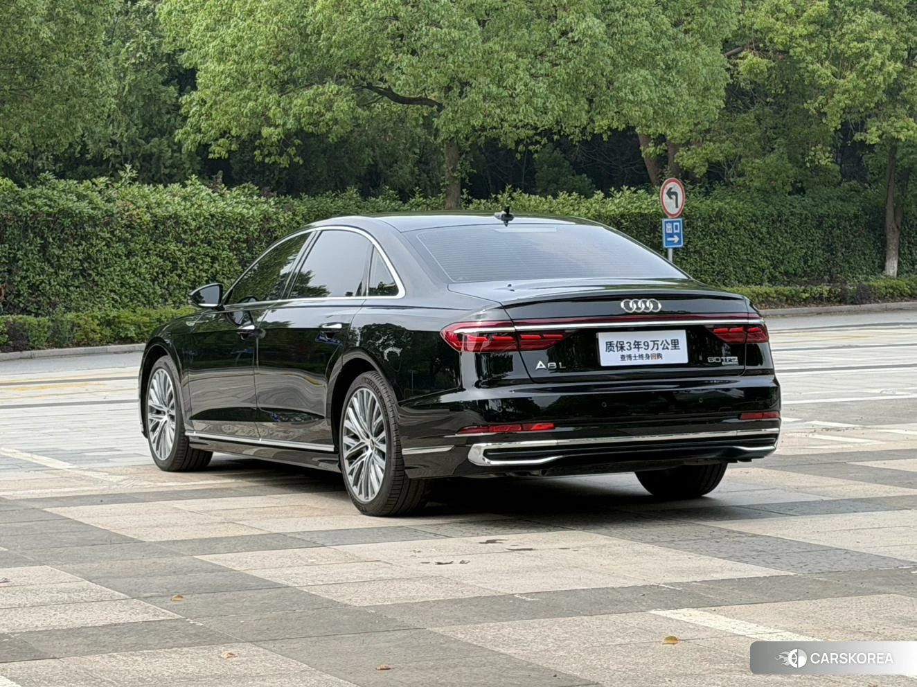 Audi A8 2023 Черный из Китая, фото 2