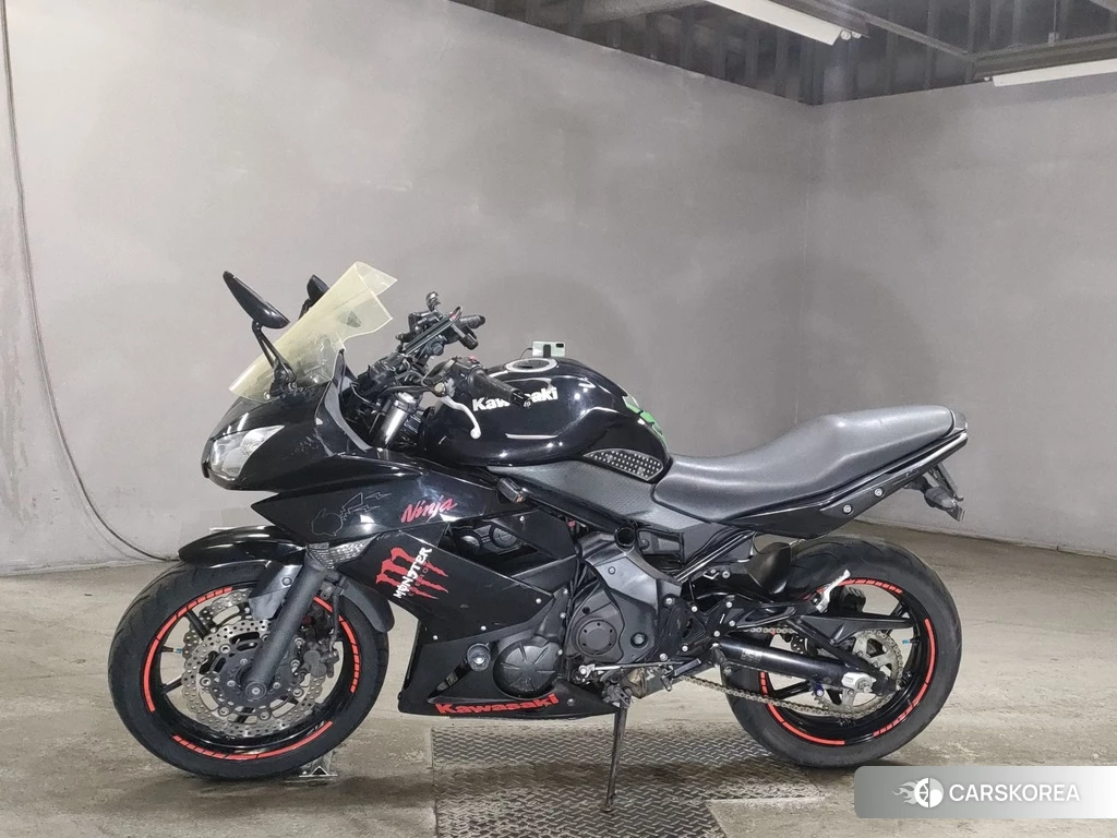 Проданный Kawasaki NINJA 400R 2011 из Японии