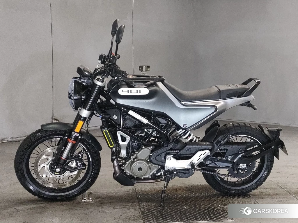 Проданный Husqvarna SVARTPILEN 401 2020 из Японии