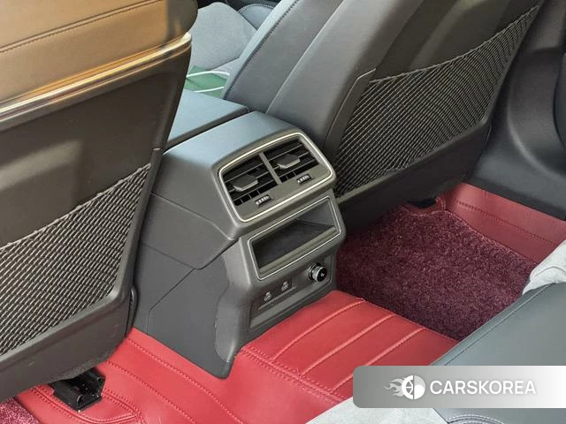 Audi A6L id 4241680 из Китая 12