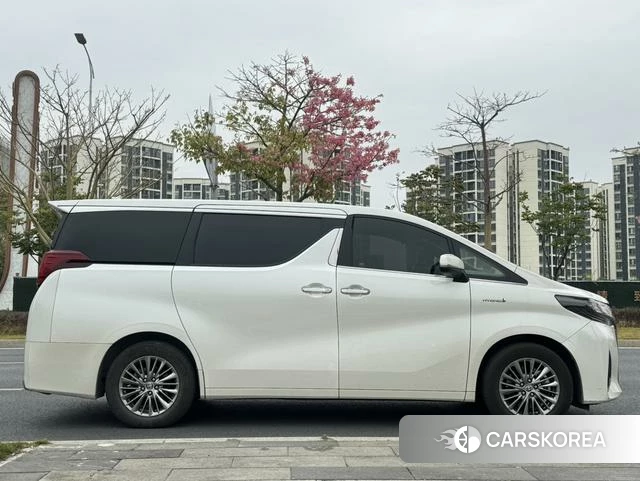 Toyota Elfa 2021 Белый из Китая, фото 3