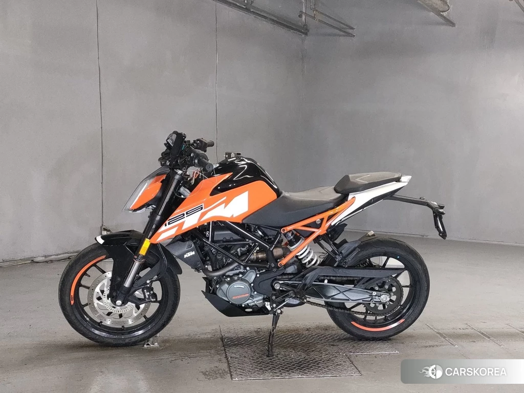 Проданный KTM 125 DUKE 2017 из Японии, фото 2