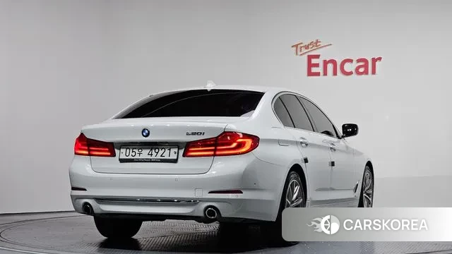 BMW 5 Series (G30) id 3434377 из Кореи 12