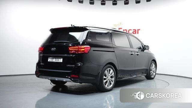 Kia The New Carnival id 4294969 из Кореи 12