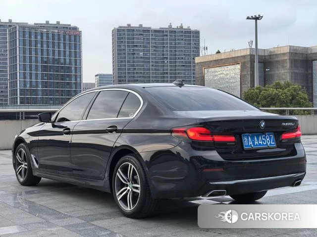 BMW 5 series 2021 Черный из Китая, фото 2