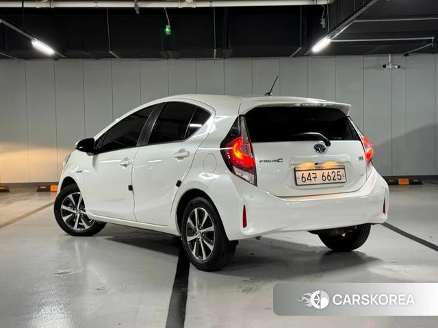 Toyota Prius C id 4363127 из Кореи 12