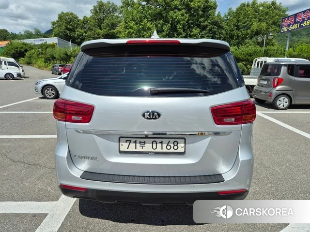Kia The New Carnival id 4486733 из Кореи 12