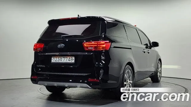 Kia The New Carnival id 2869971 из Кореи 12
