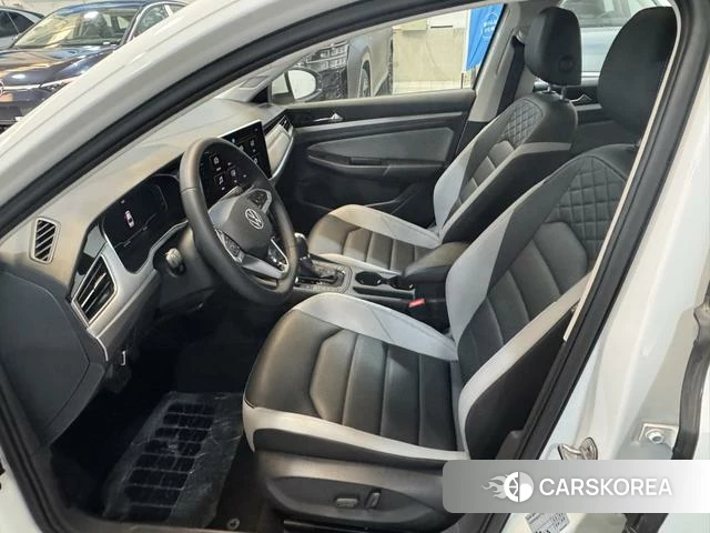 Volkswagen Bora 2024 Белый из Китая, фото 2