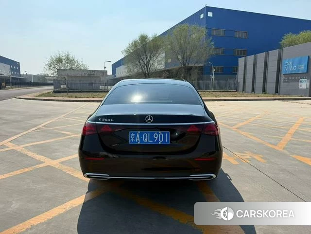 Mercedes-Benz E-class 2025 Черный из Китая, фото 2