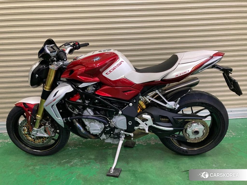 Проданный MV AGUSTA BRUTALE 1090 CORSA id 4171352 из Японии