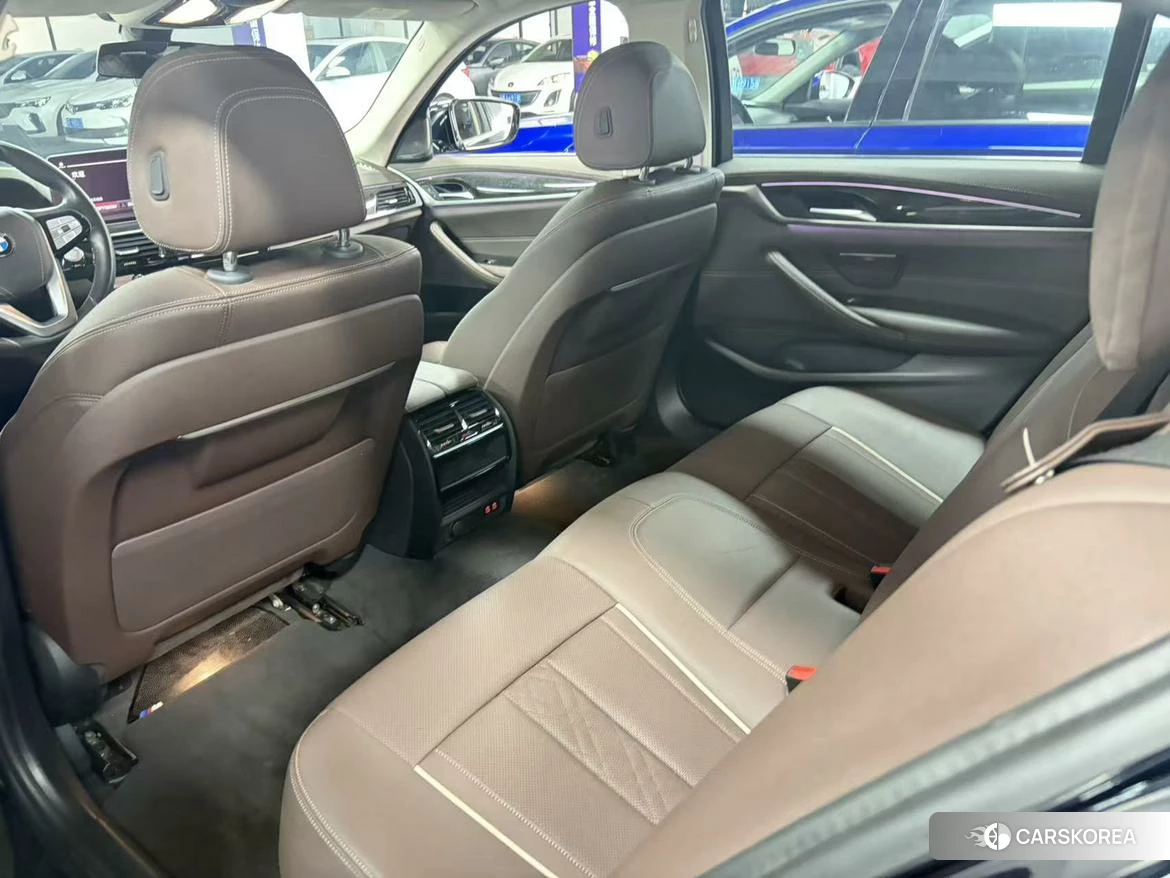 BMW 5 series 2020 Черный из Китая, фото 2