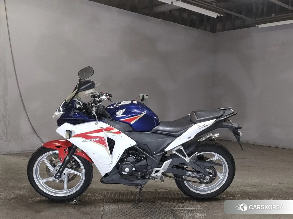Проданный Honda CBR250R 2011 из Японии, фото 2