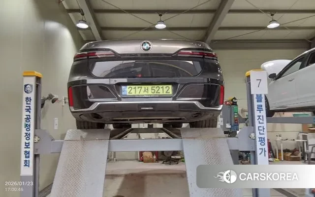 BMW 7 Series (G70) 2024 Черный из Кореи, фото 2