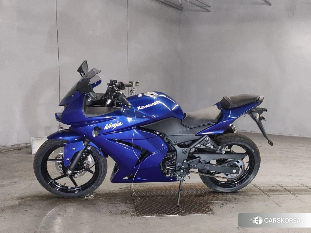 Проданный Kawasaki NINJA 250R 2011 из Японии, фото 2