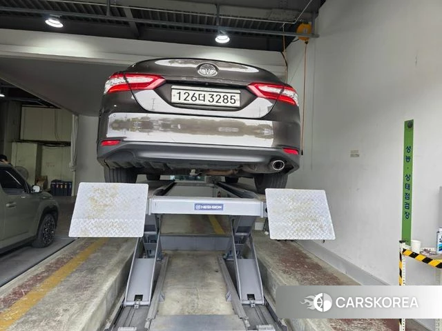 Toyota Camry (XV70) 2019 Песочный из Кореи, фото 2
