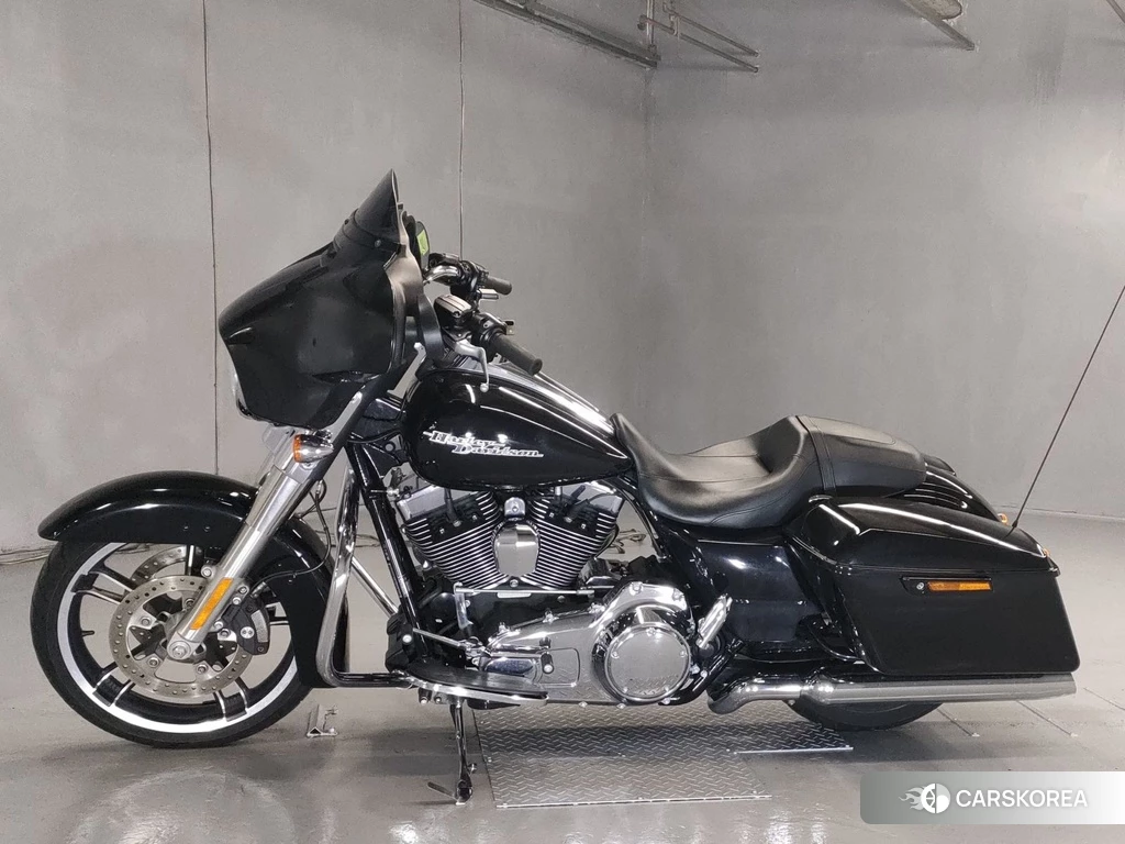 Проданный Harley-Davidson Street Glide FLHX1690 2014 из Японии, фото 2