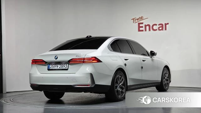 BMW 5 Series (G60) id 3831824 из Кореи 12