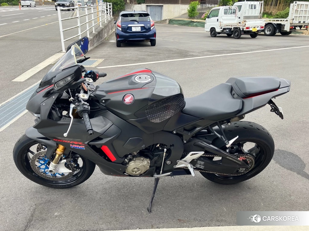 Проданный Honda CBR1000RR 2018 из Японии