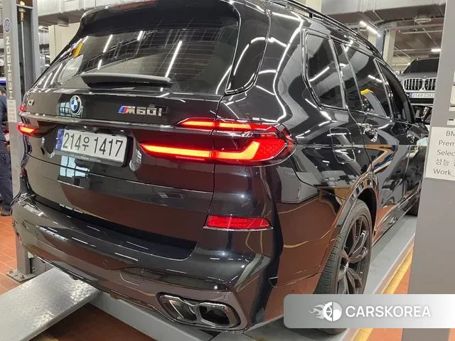 BMW X7 (G07) 2024 Черный из Кореи, фото 2