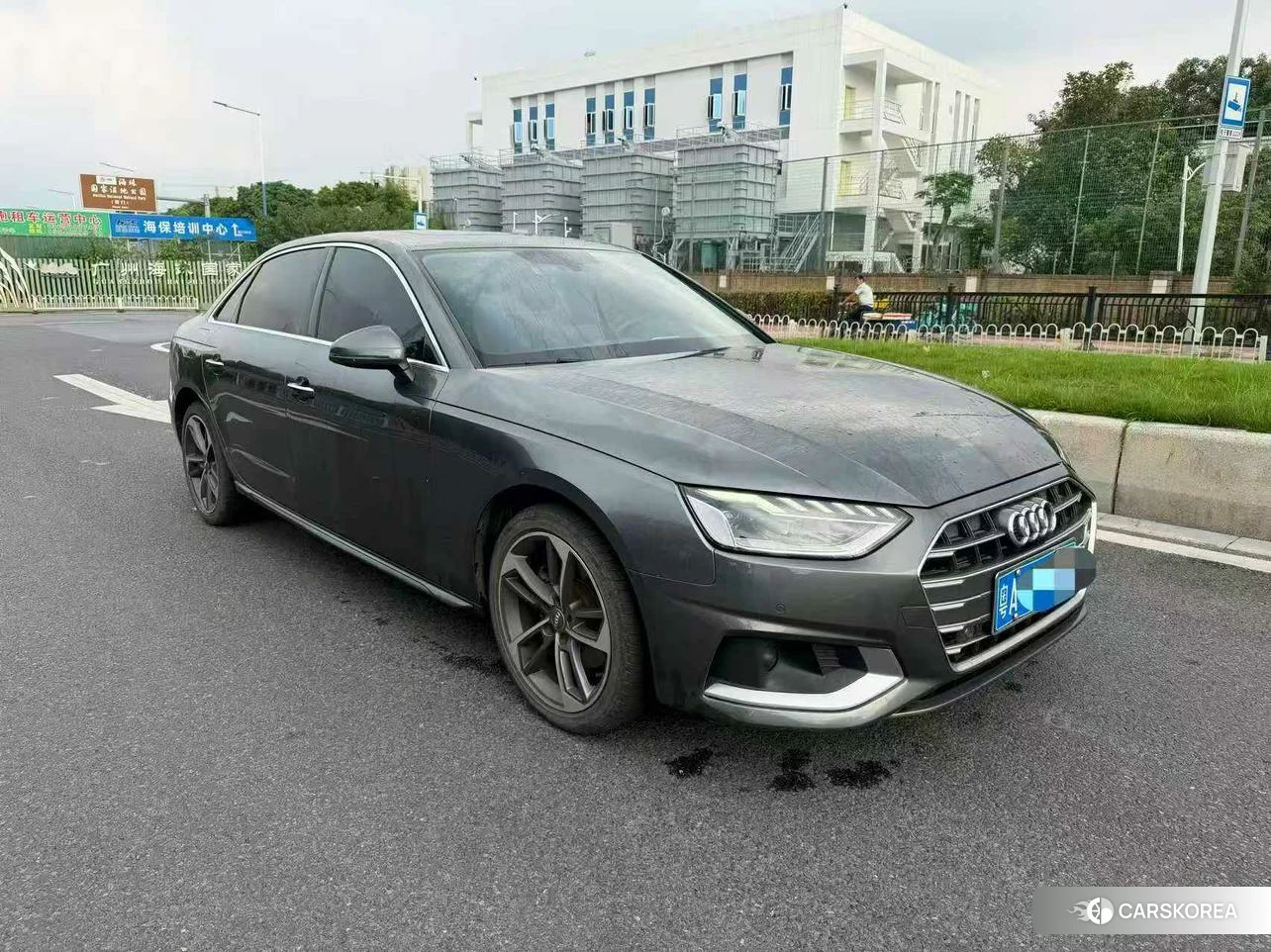 Audi A4L 2020 Темно-серый из Китая, фото 2