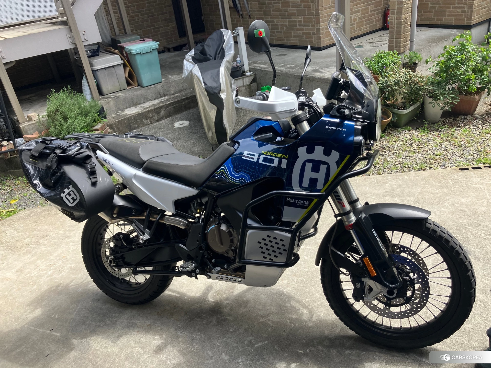 Husqvarna NORDEN 901 2023 из Японии