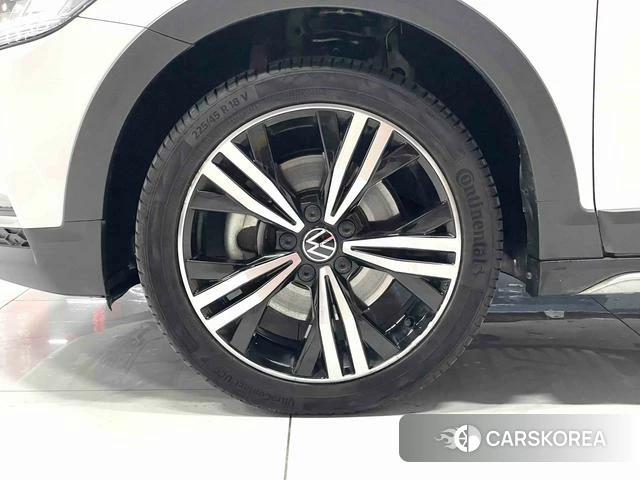 Volkswagen Touran L id 4301522 из Китая 9