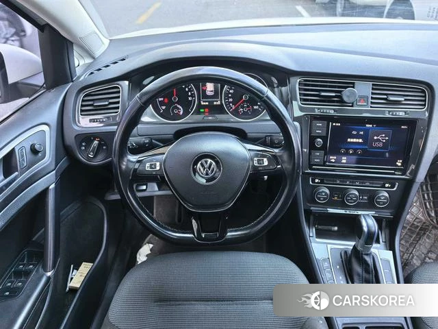 Volkswagen Golf*pure electricity 2021 Белый из Китая, фото 2