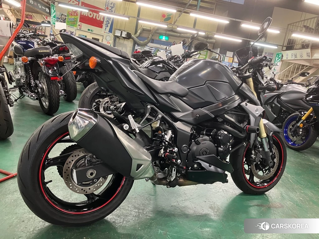 Проданный Suzuki GSR750 ABS 2015 из Японии, фото 2